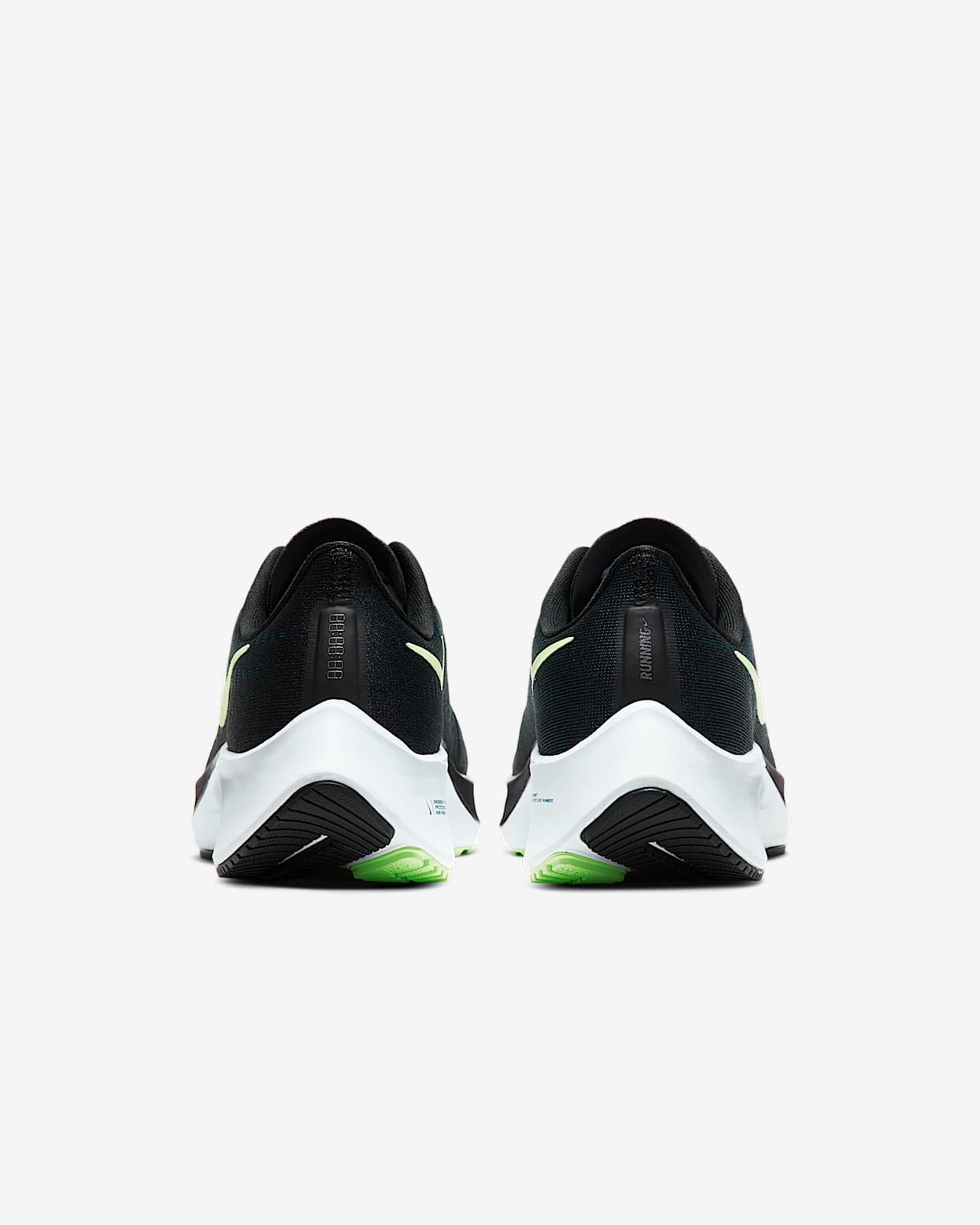 Nike Air Zoom Pegasus 37 løpesko til dame. Nike NO Joggesko brukt gutten er 2 år gammel. Nike sko str 24 andre