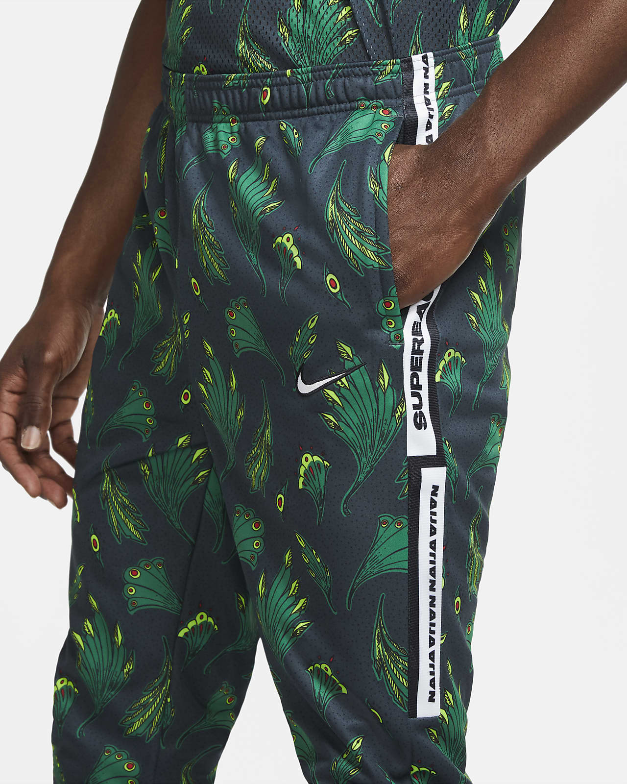 nike green bottoms