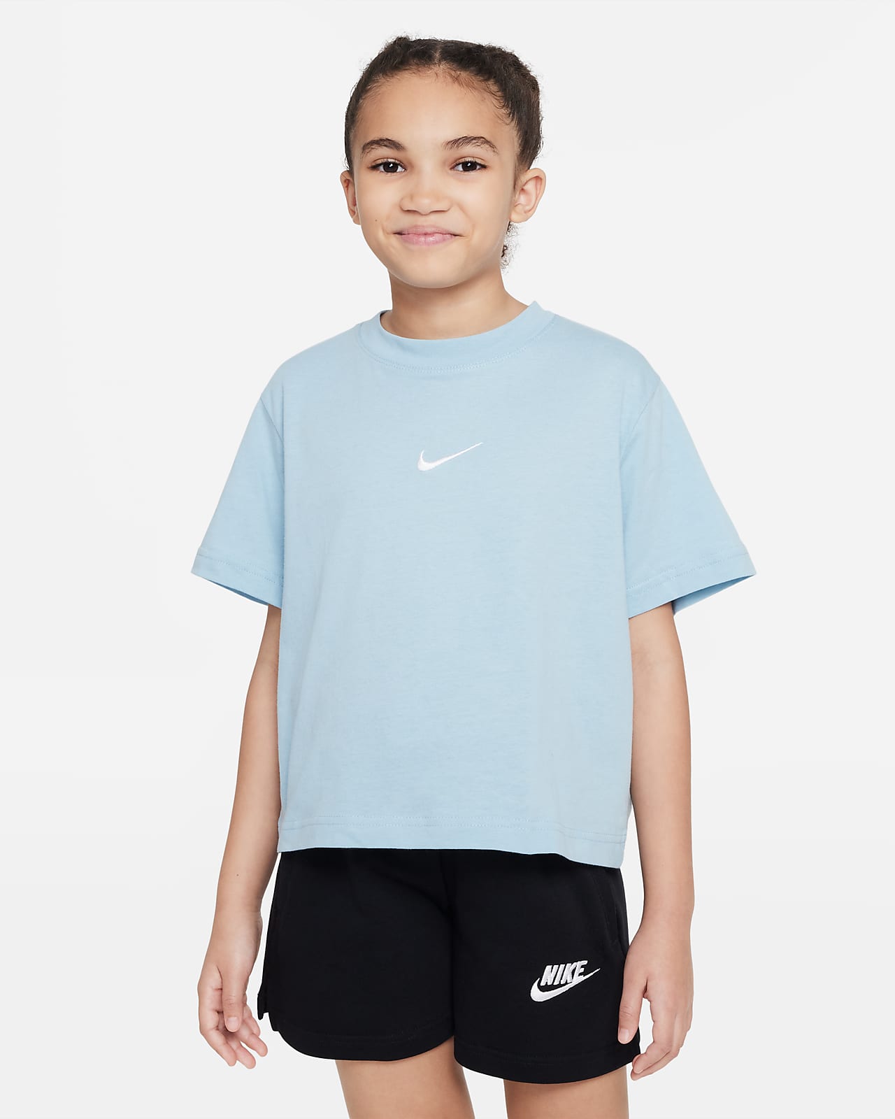 Esmerado Niño porcelana Tee-shirt Nike Sportswear pour fille plus âgée. Nike BE