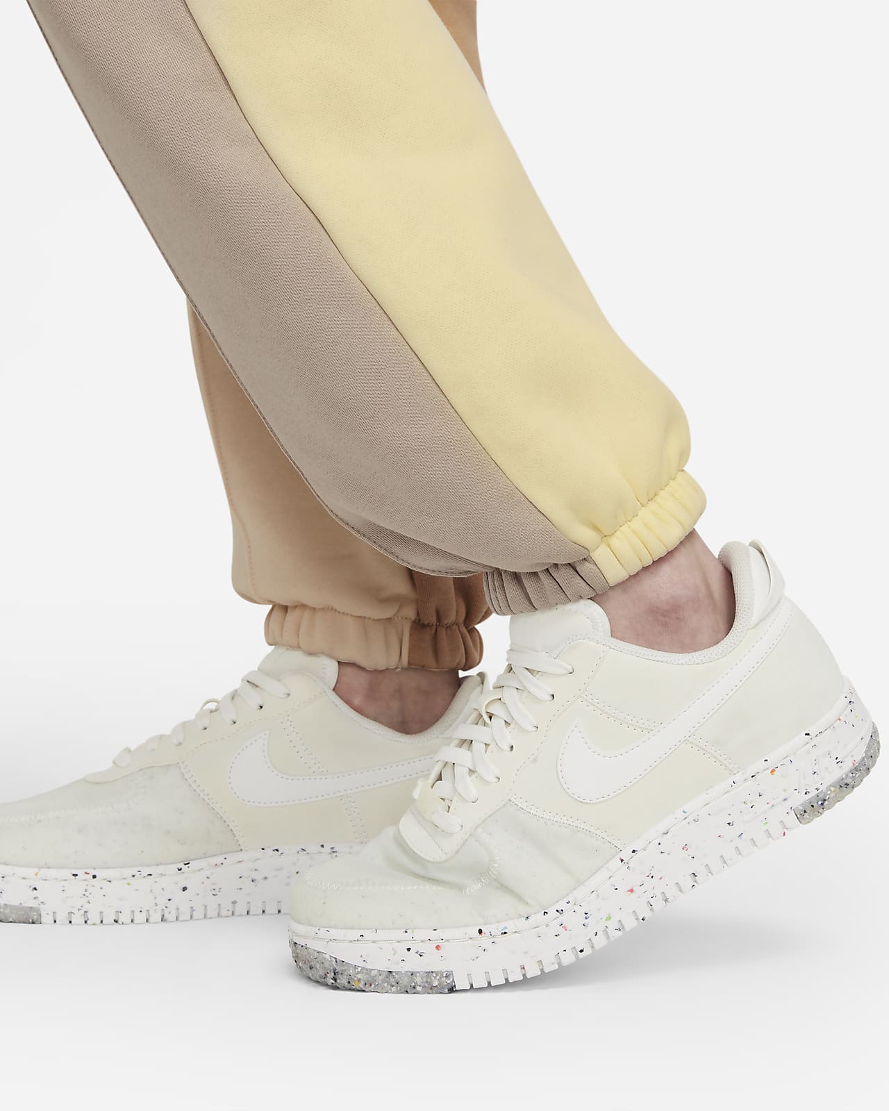 Nike Sportswear Essential Pantalón - Mujer. Nike ES