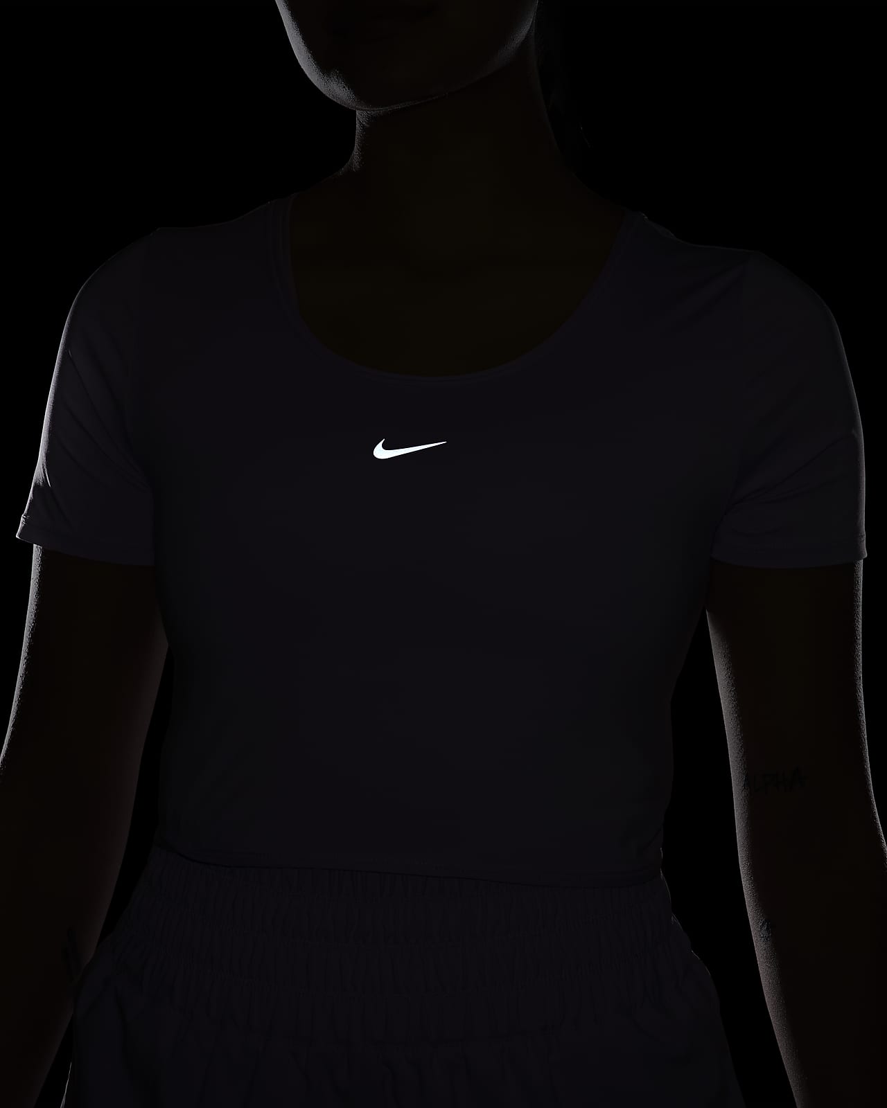 Nike One Classic Women's Dri-FIT Short-Sleeve Cropped Twist Top. Nike IN