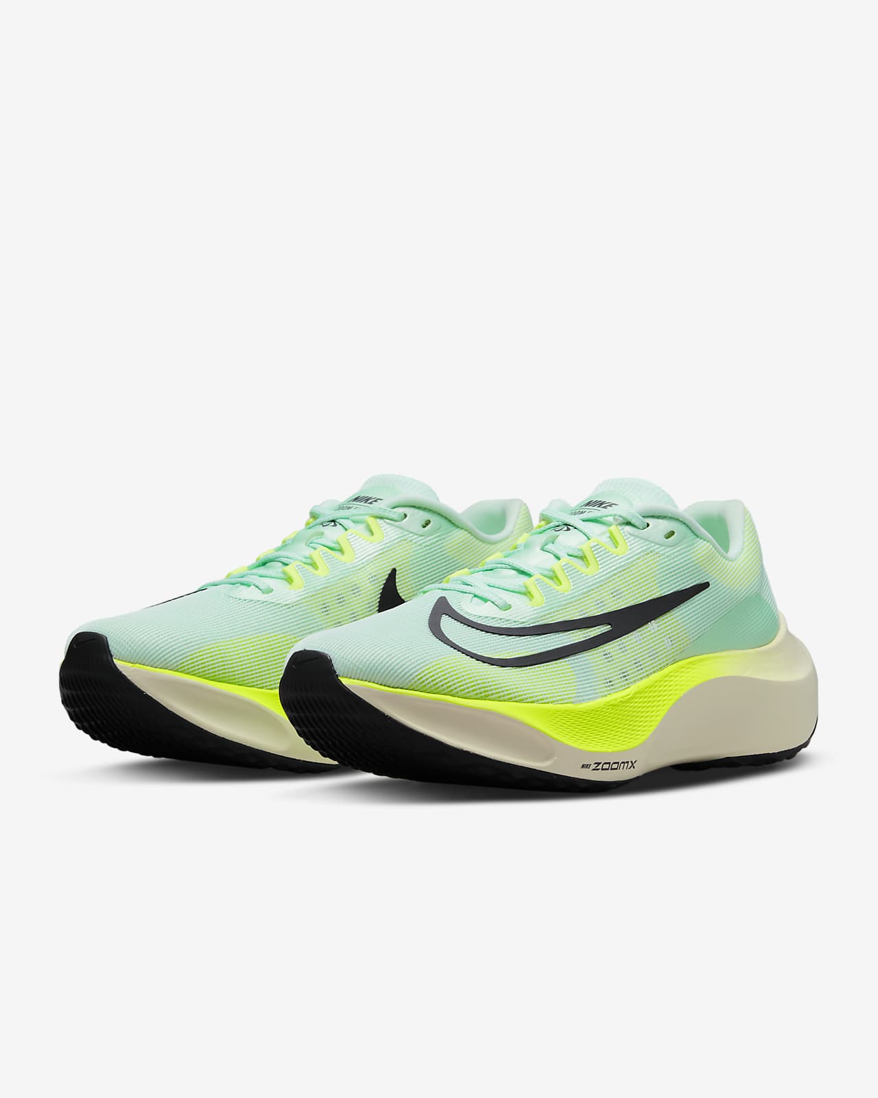 nike zoom fly running trainers