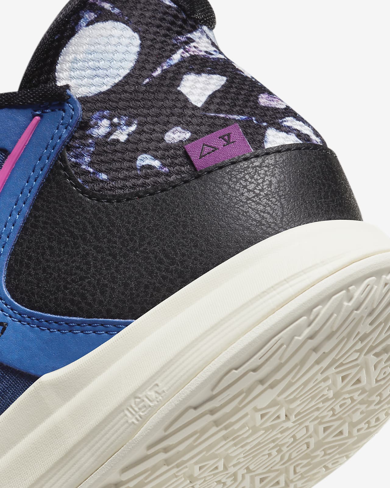 Kyrie Low 5 Basketball Shoes. Nike DK