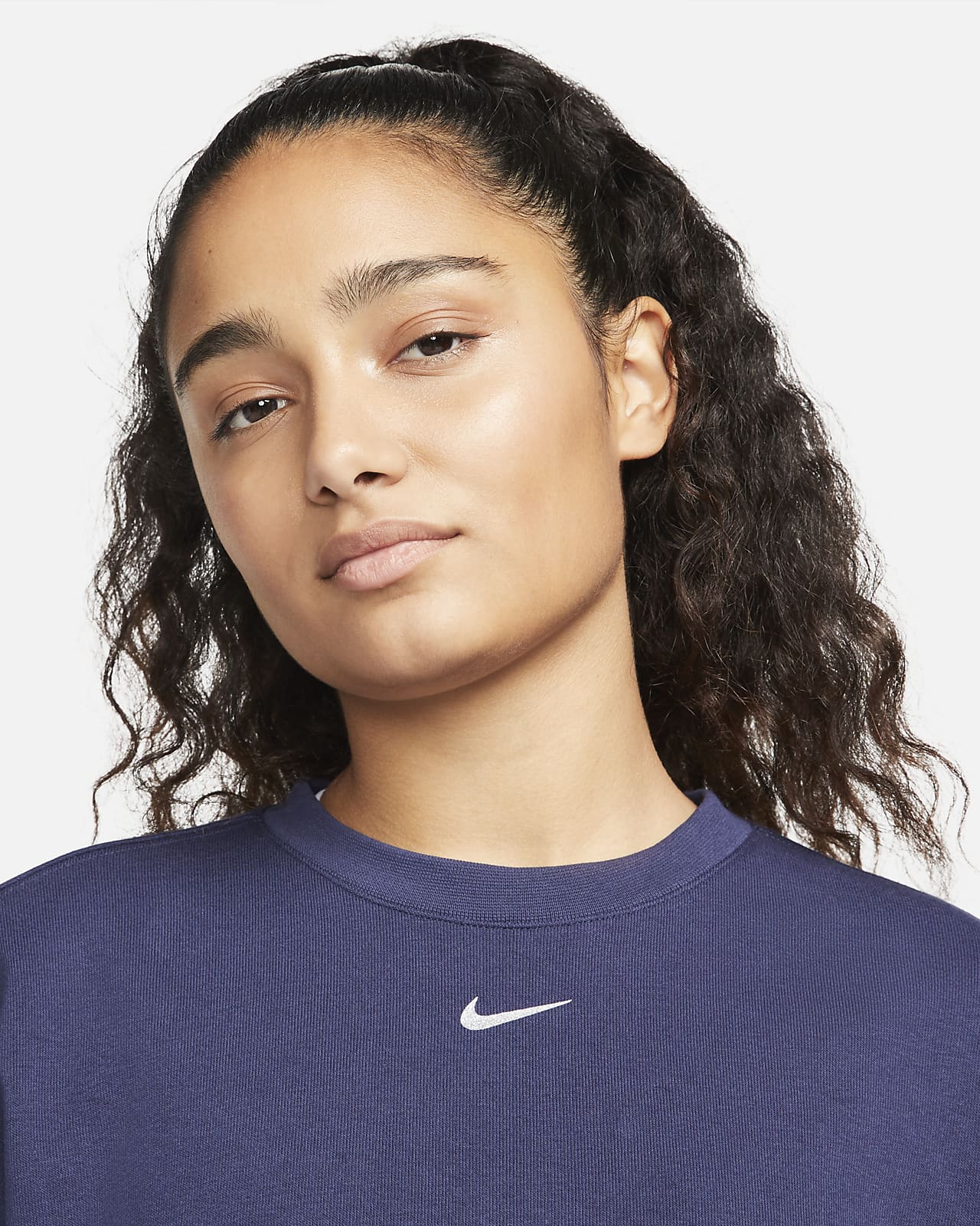 nike graphic crew