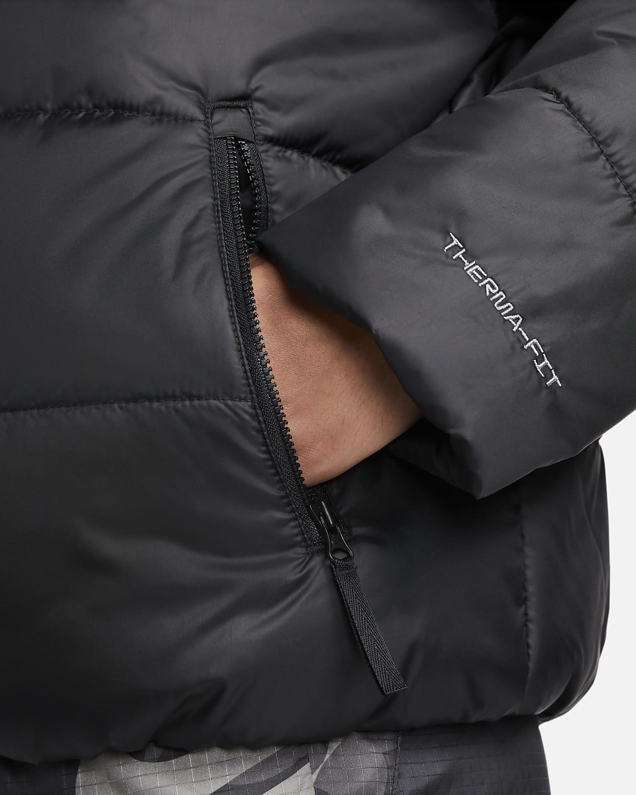 Nike Sportswear Therma-FIT Repel Women's Synthetic-Fill Hooded Jacket. Nike  LU