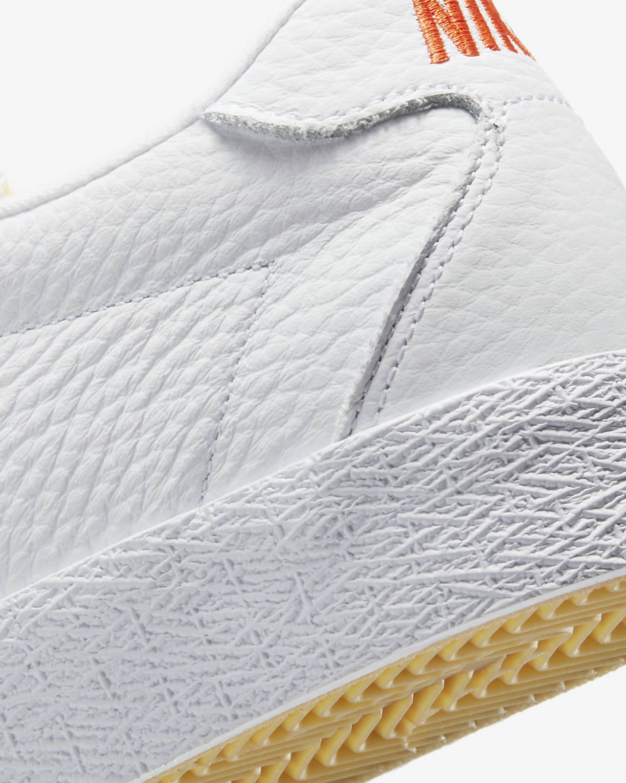 nike bruin skate shoes