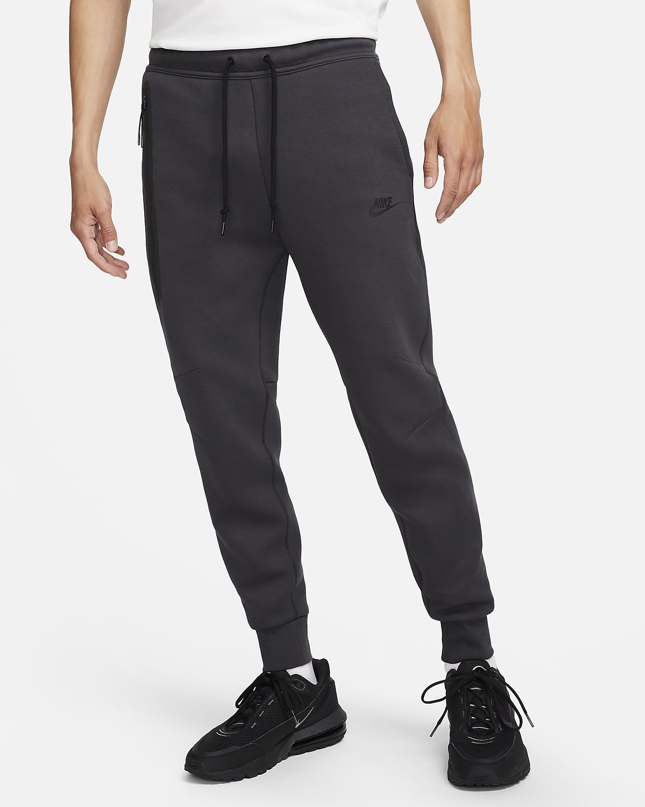 กางเกงจ๊อกกิ้งผู้ชายทรงเข้ารูป Nike Sportswear Tech Fleece