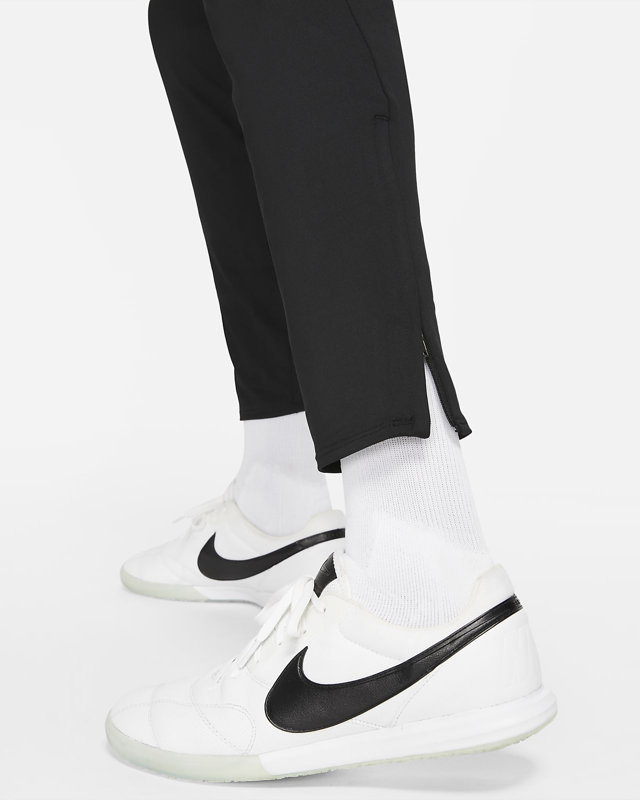 Nike Dri-FIT Strike 21 M CW5862-010 training pants