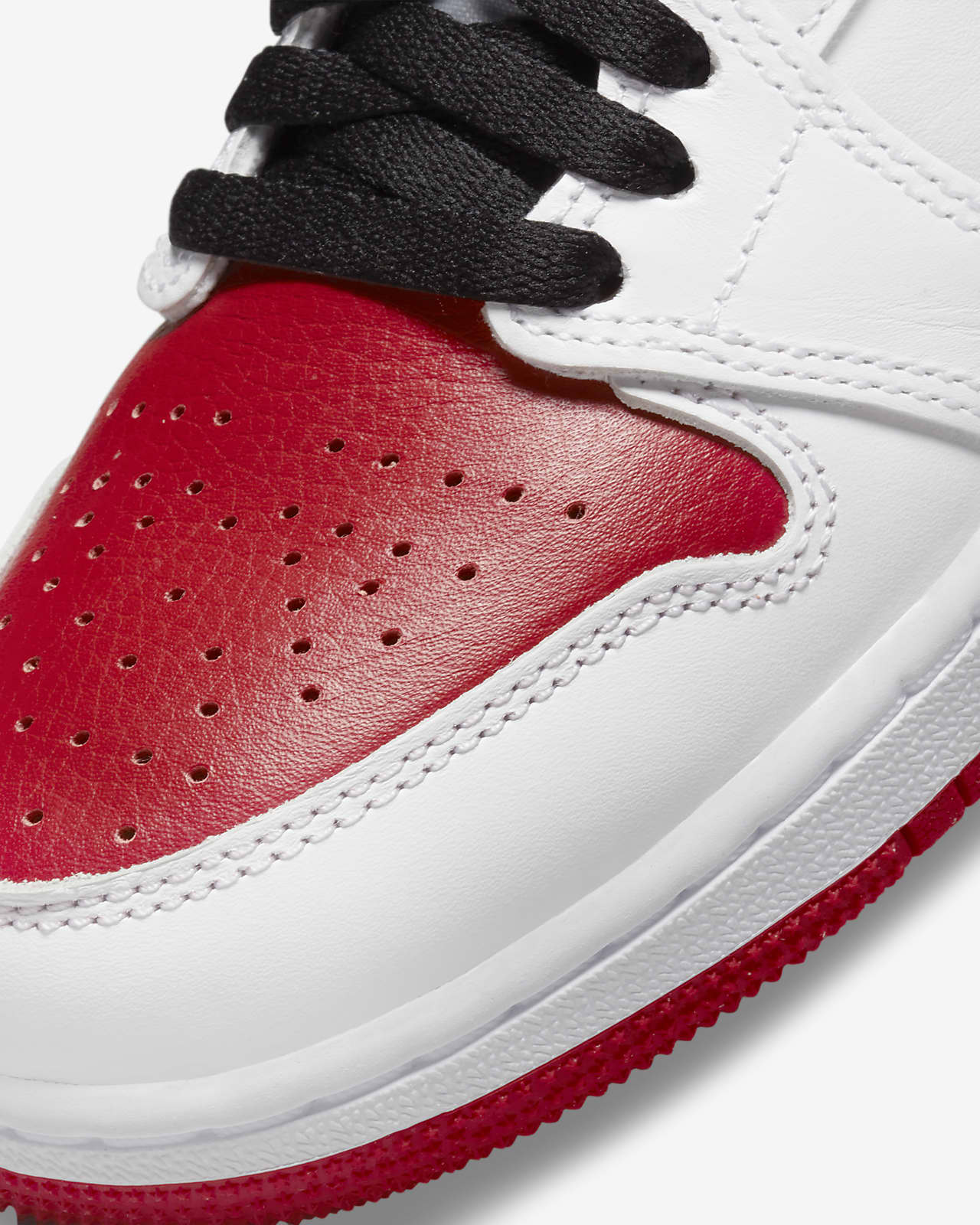 Air Jordan 1 Retro High OG Boys' Shoe. Nike.com