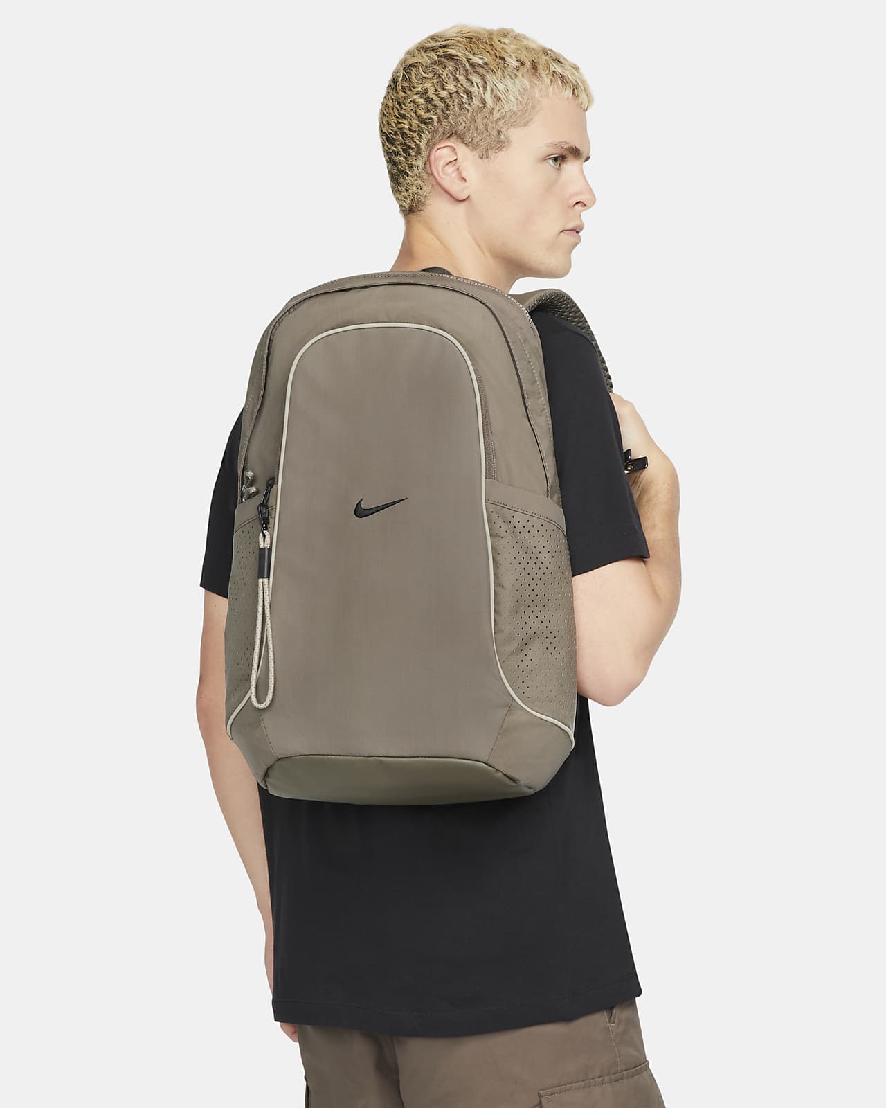 Zaino Nike Sportswear Essentials (20 l). Nike IT