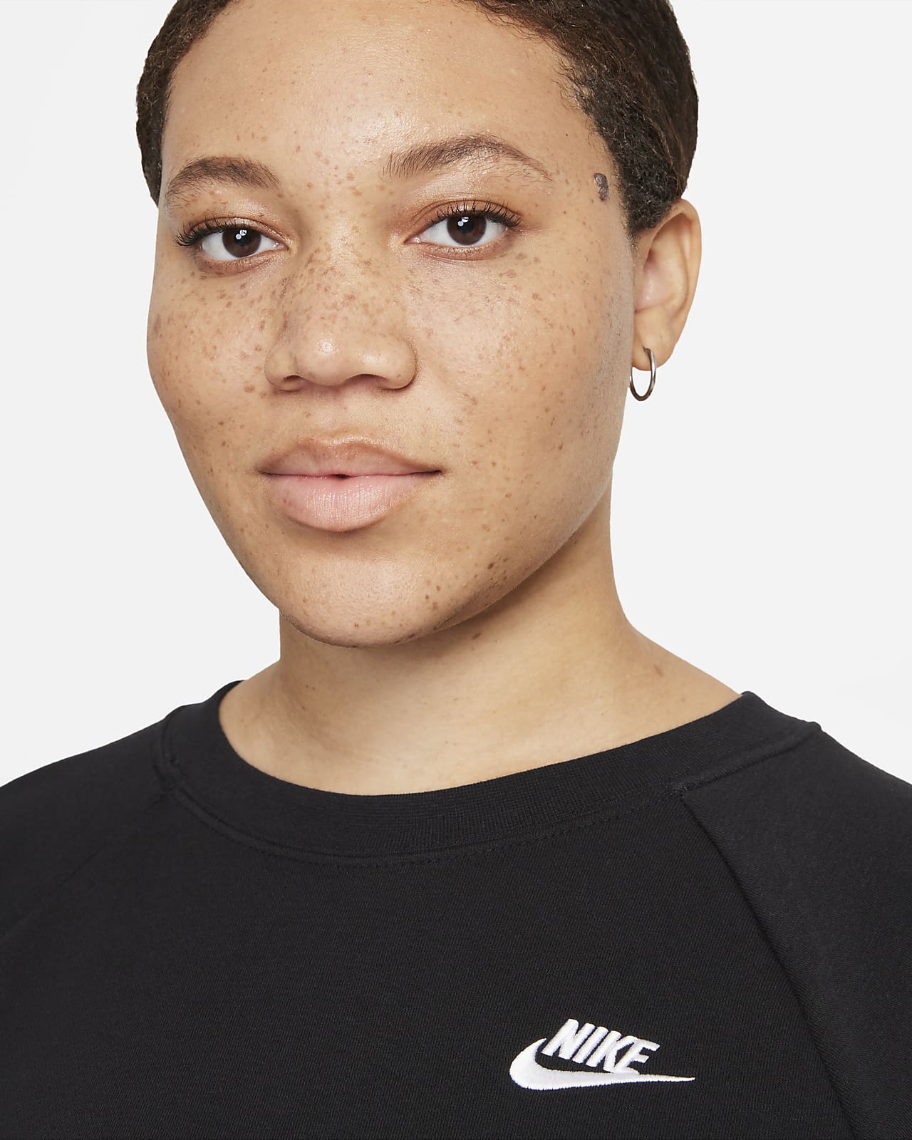 Haut Nike Sportswear Essential pour Femme (grande taille). Nike BE
