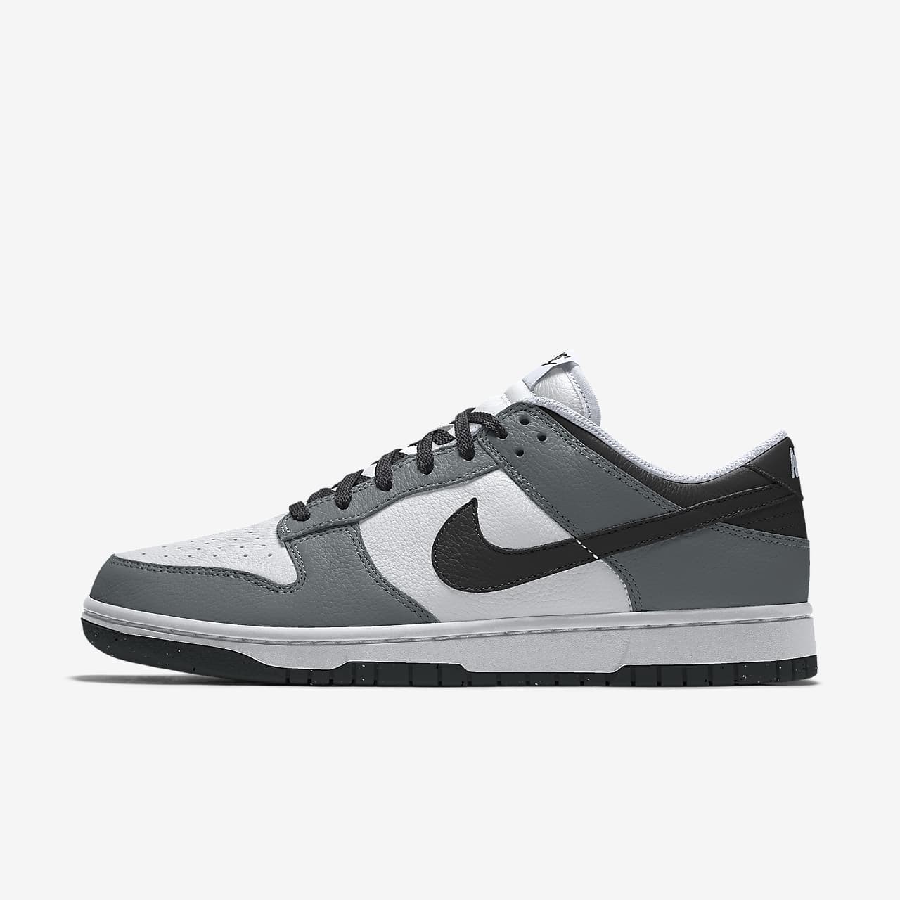 Nike Dunk Low By You personalisierbarer Herrenschuh. Nike AT