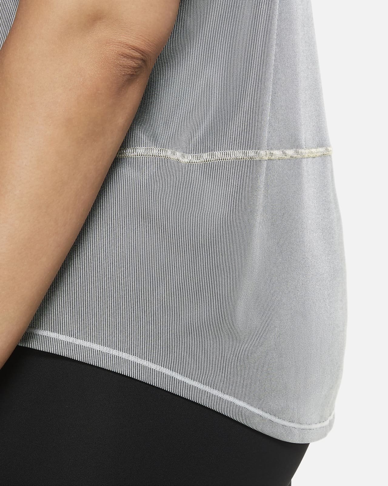 Nike Icon Clash Women's Short-Sleeve 
