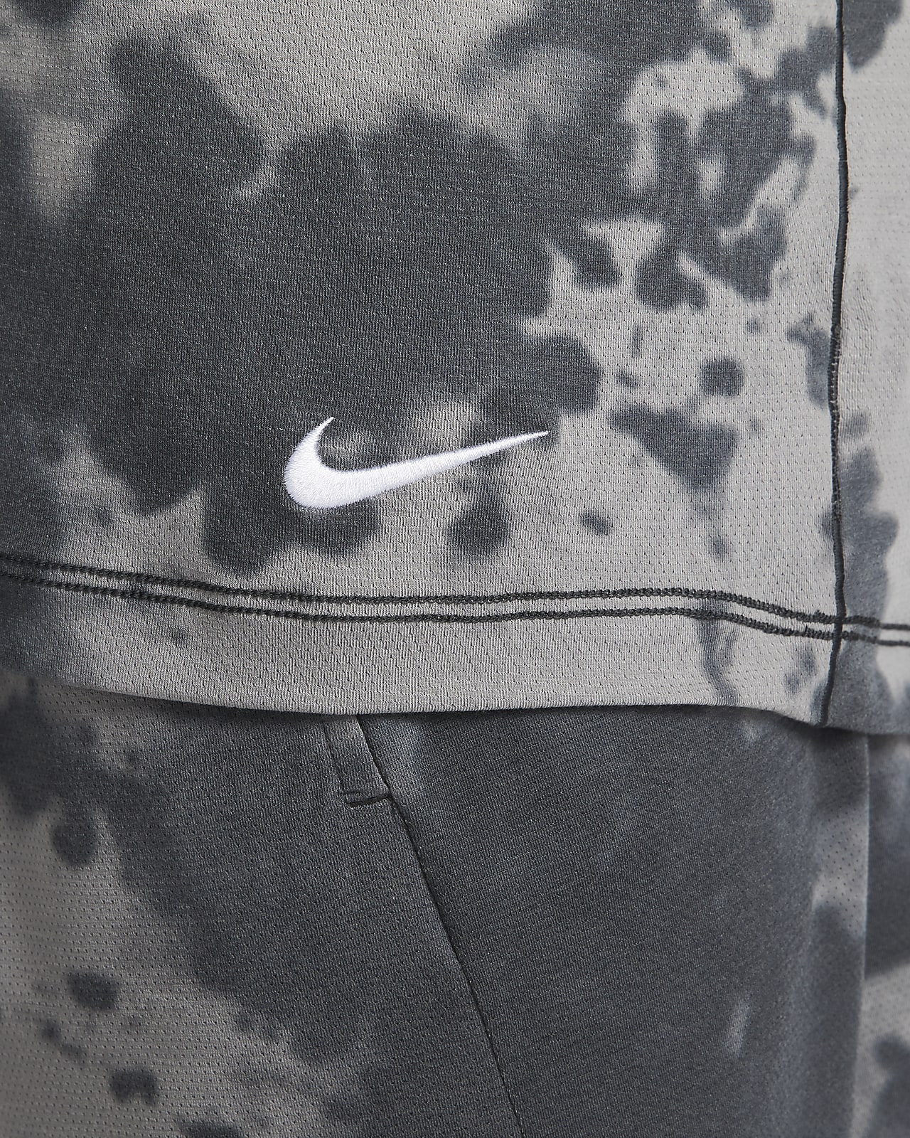 Nike Dri-FIT Camiseta yoga sin mangas con estampado por toda la prenda - Hombre. Nike ES