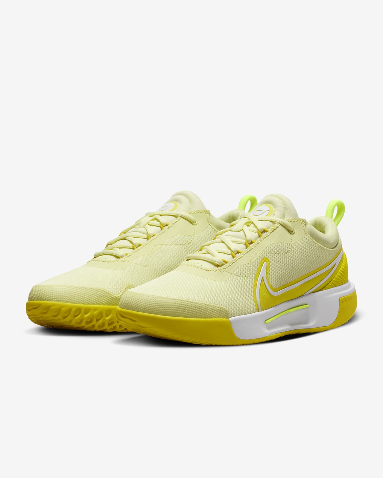 Gold nike best sale tennis shoes