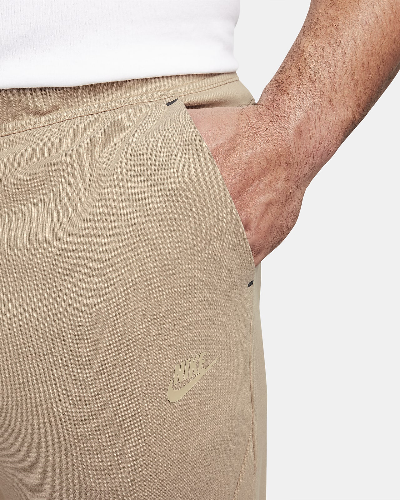 Nike Sportswear Tech Fleece Lightweight Men's Slim-Fit Jogger Sweatpants.