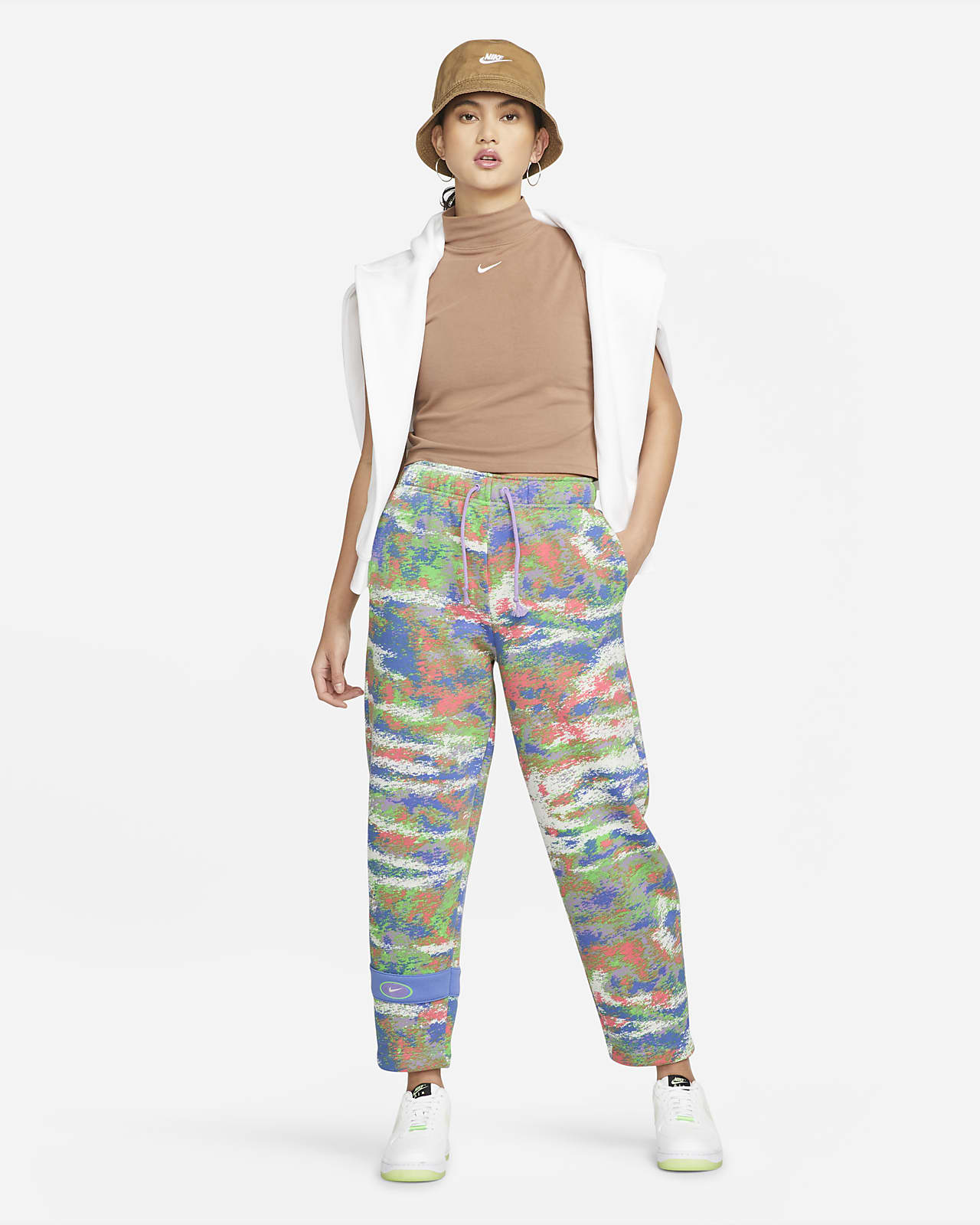 Pants con curvas de tejido Fleece para mujer Nike Sportswear Essential. Nike .com