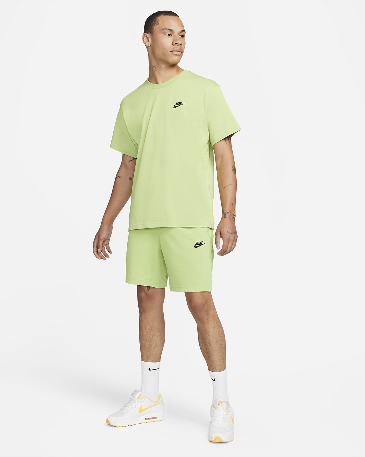Nike Sportswear Pantalón corto de tejido Knit ligero - Hombre. Nike ES
