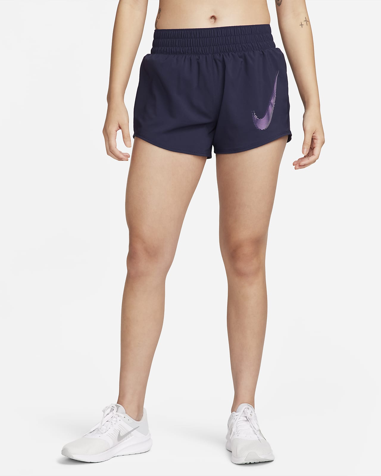 กางเกงวิ่งขาสั้นเอวปานกลางมีซับในผู้หญิง Nike Dri-FIT One Swoosh
