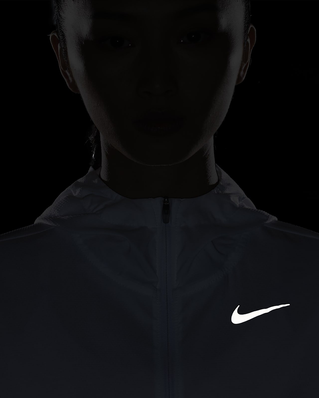 Nike Impossibly Light Women's Hooded Running Jacket. Nike LU