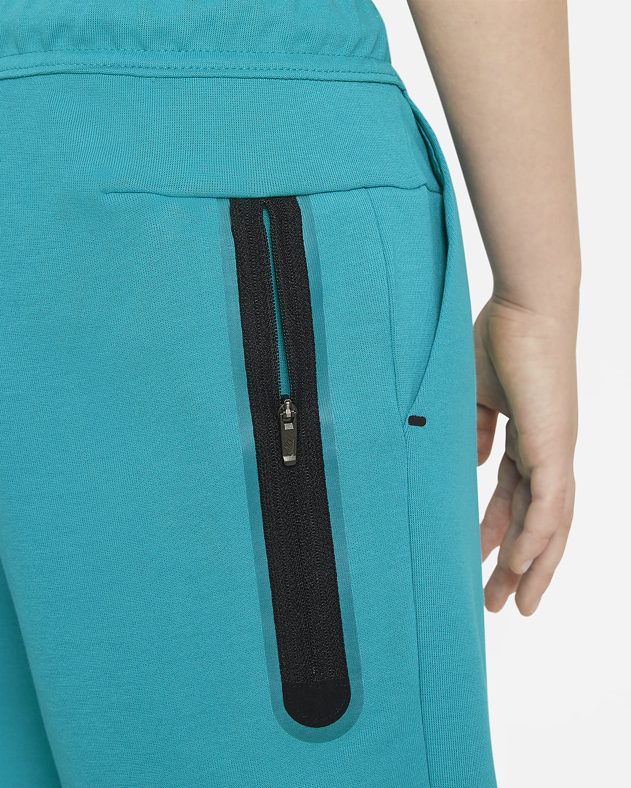 Nike Sportswear Tech Fleece Older Kids' (Boys') Shorts. Nike SI