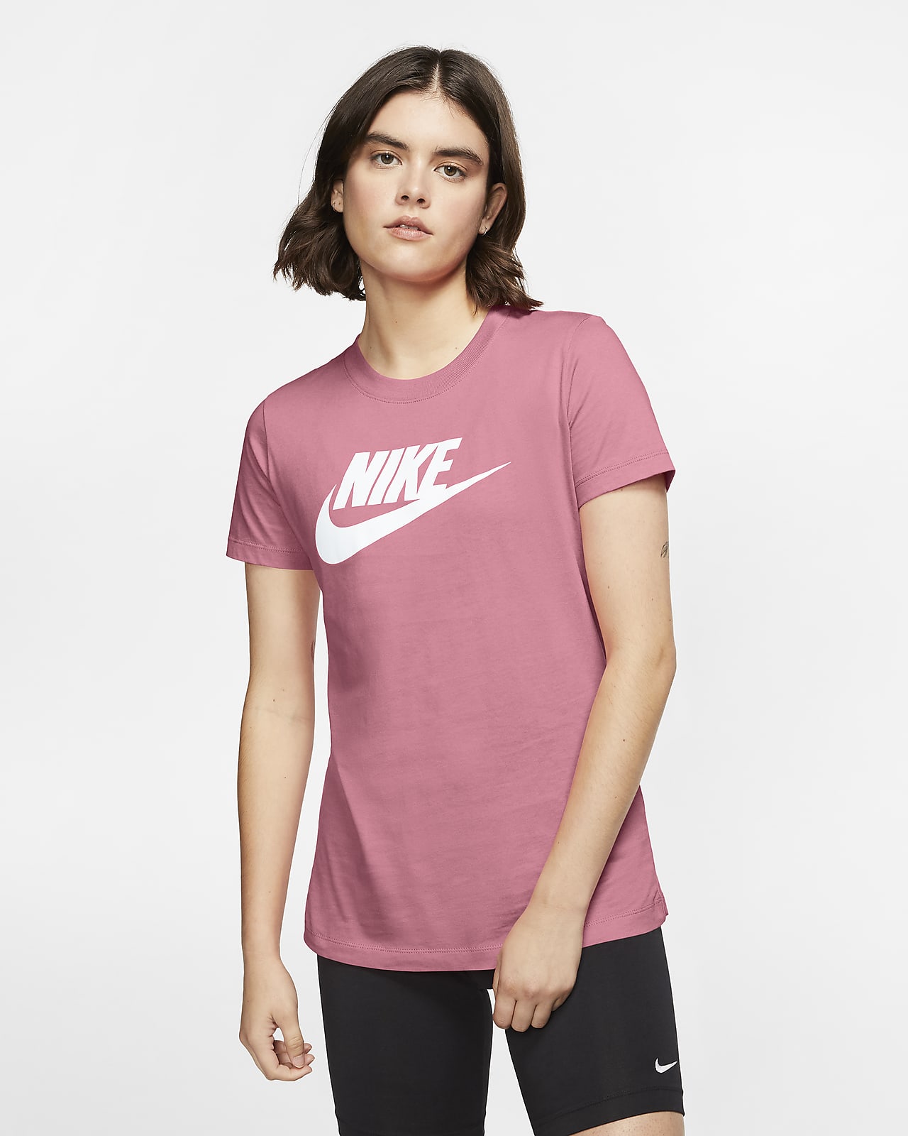Nike Sportswear Essential T-Shirt. Nike.com