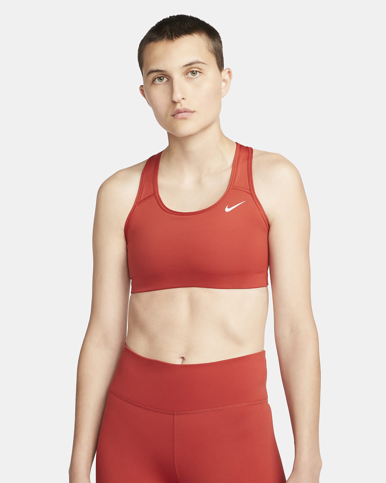 Sutiã de desporto sem almofadas de suporte médio Nike Swoosh para mulher