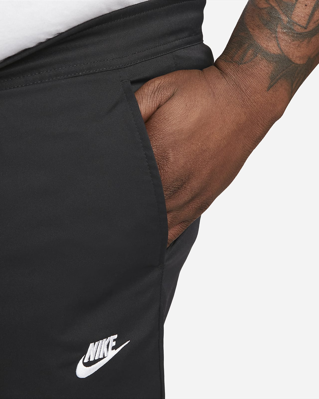 Nike Club Men's Woven Tapered-Leg Trousers. Nike HR