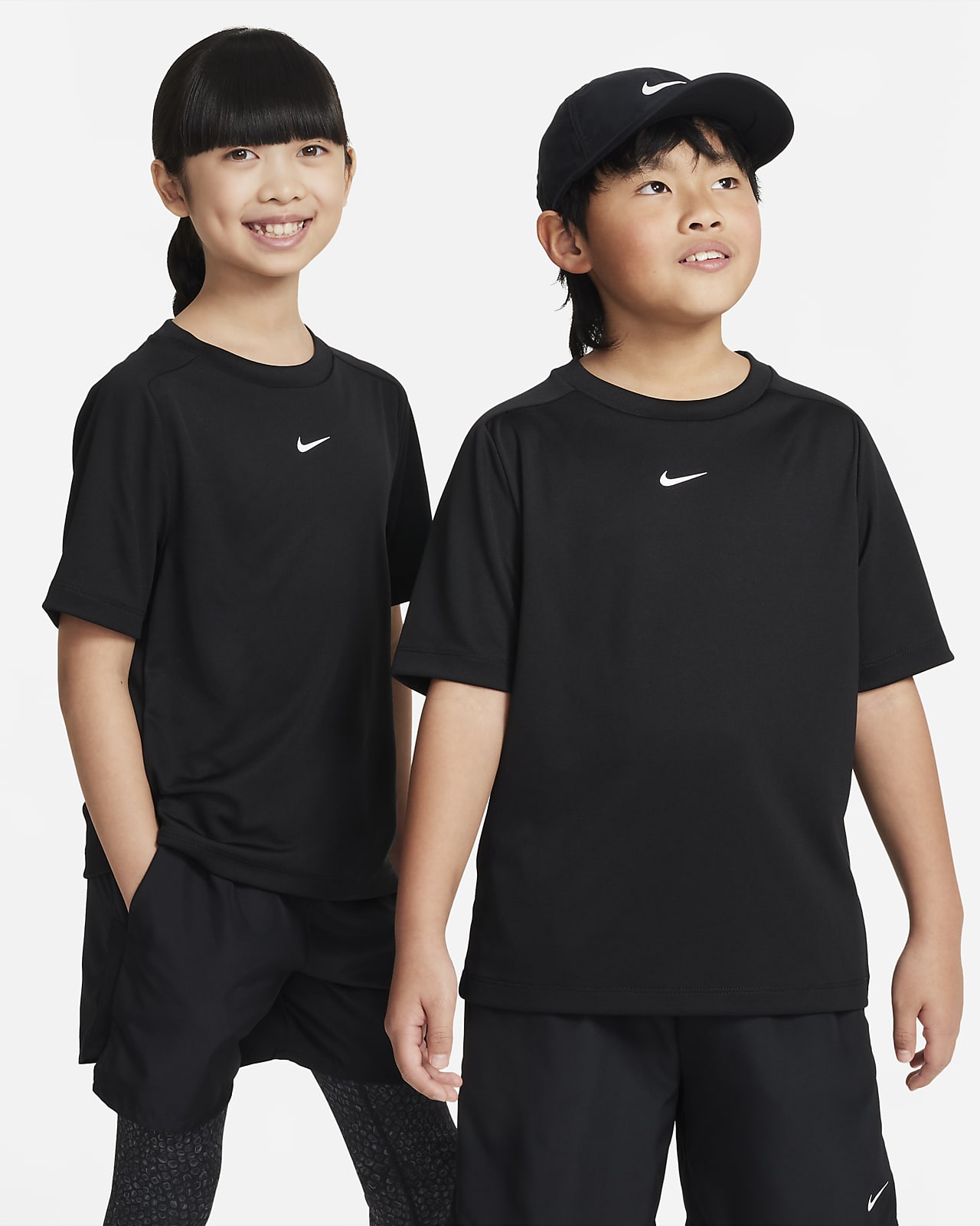 Playera de entrenamiento con gráfico Dri-FIT Nike Multi para niño talla grande