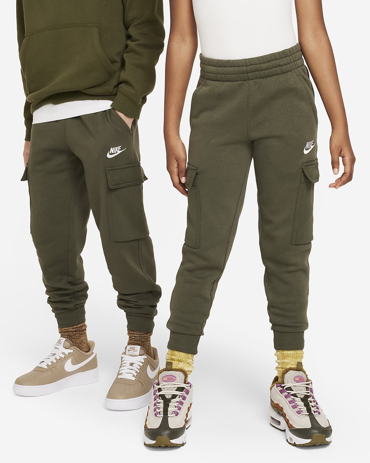 Nike Sportswear Club Fleece Older Kids' Trousers