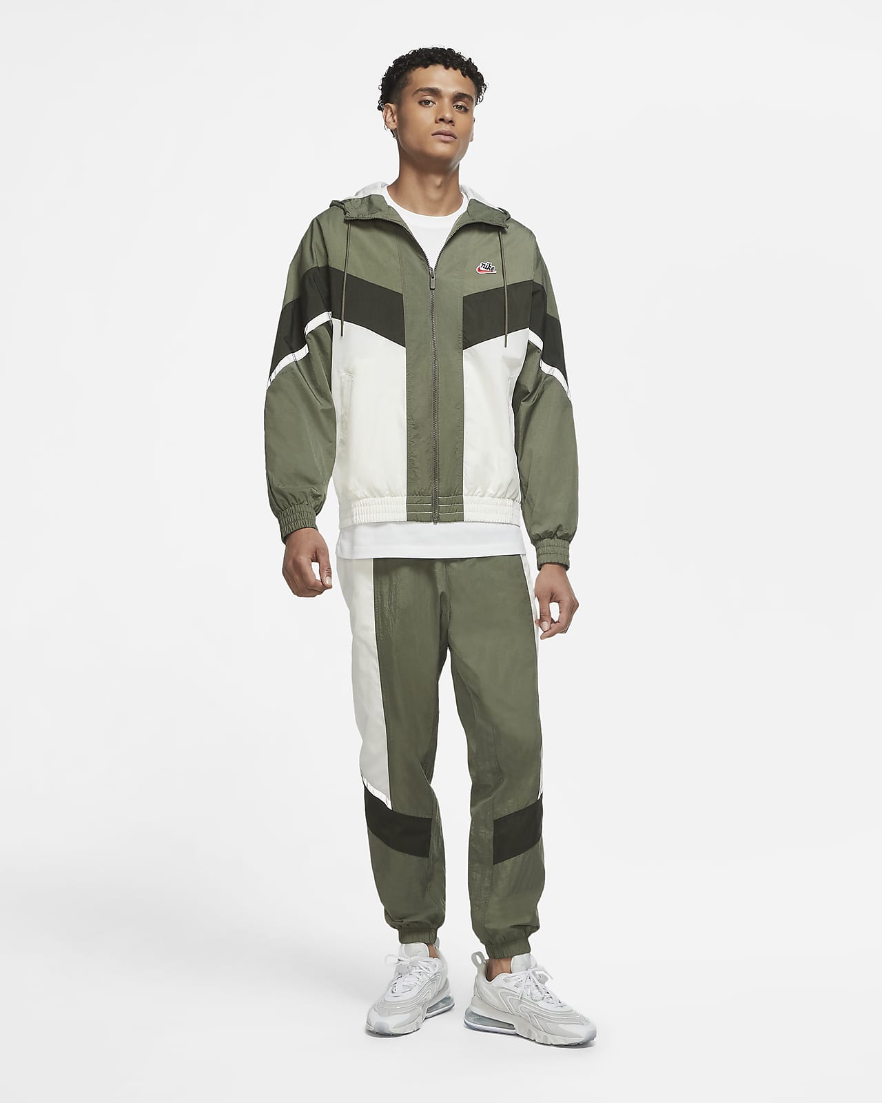 nike heritage essentials windrunner