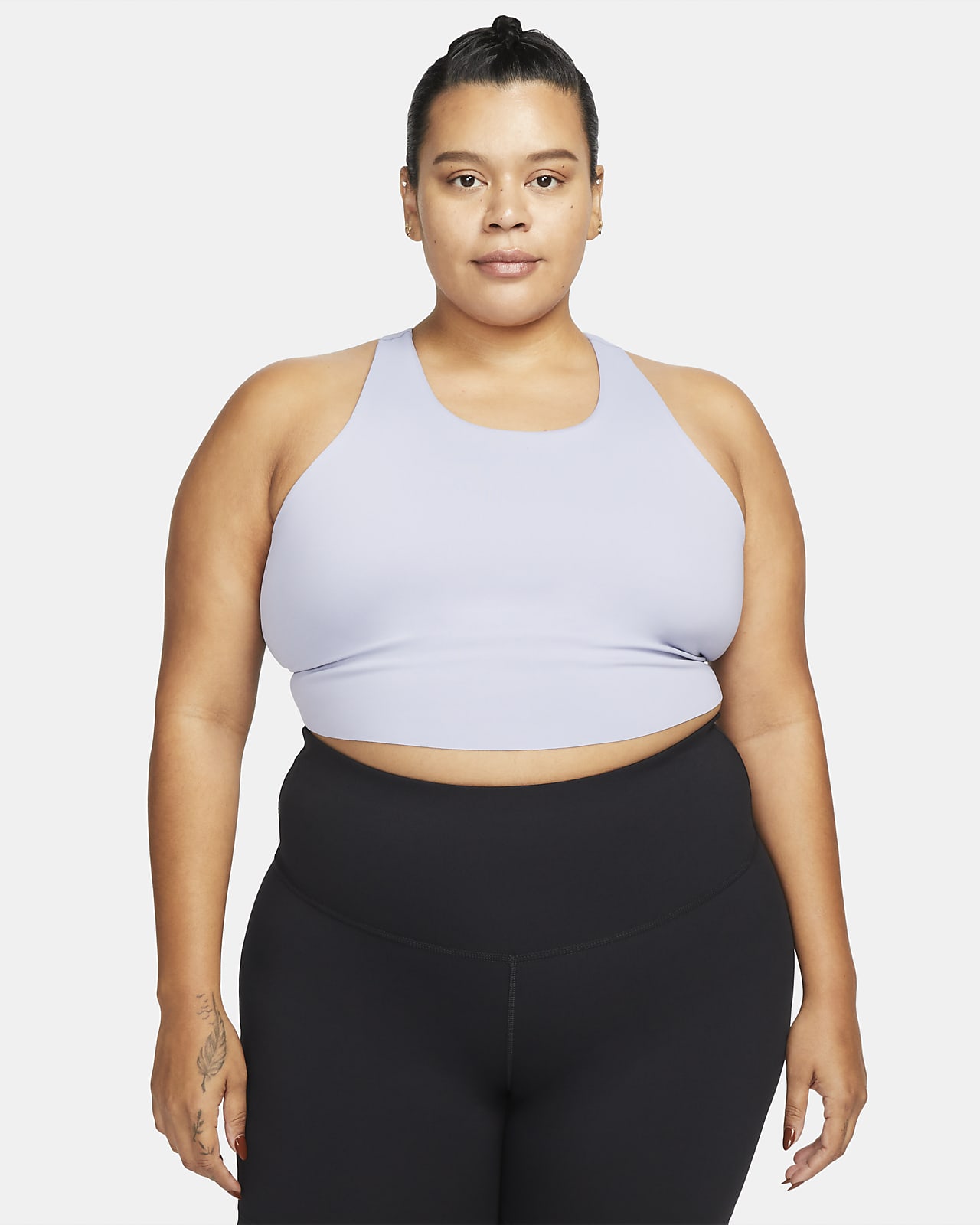 Camiseta de tirantes cropped con bra integrado mujer Nike Yoga Dri-FIT Luxe (talla grande). Nike.com