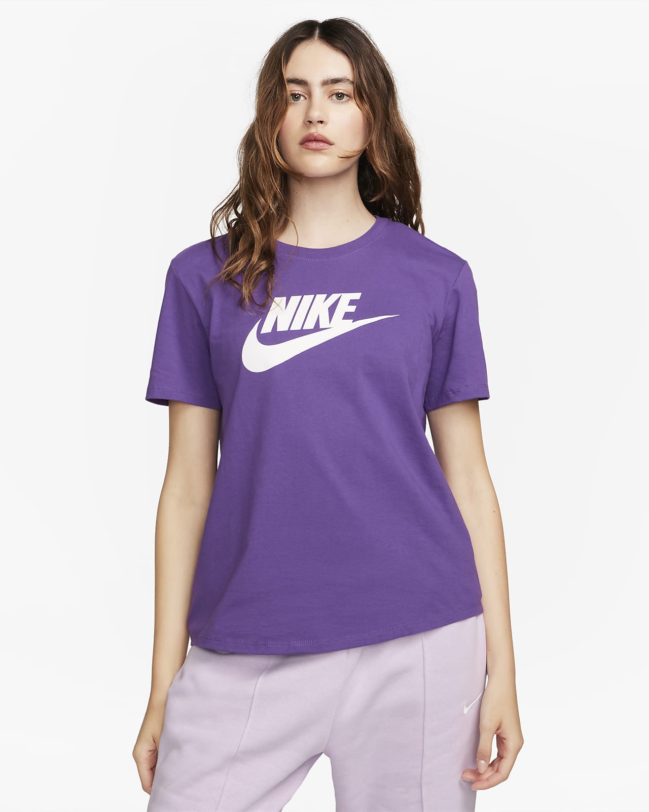 værtinde Snart hjælpeløshed Nike Sportswear Essentials Women's Logo T-Shirt. Nike.com