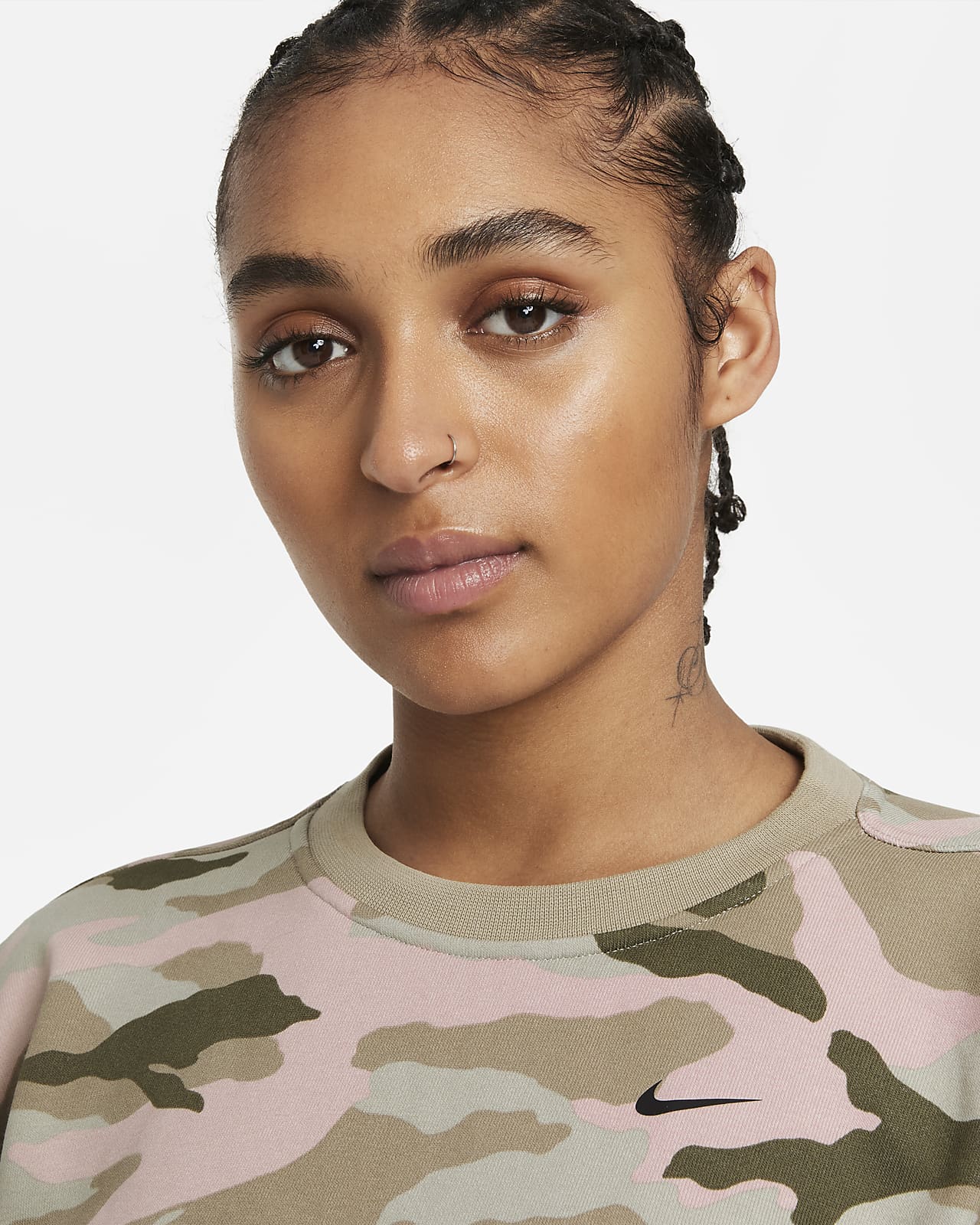 Sudadera de entrenamiento camuflada para mujer Nike Dri-FIT Get Fit.  Nike.com