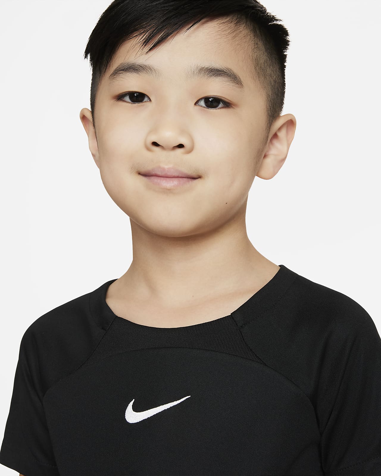 Nike Dri-FIT Academy Pro Younger Kids' Knit Football Training Kit. Nike PT
