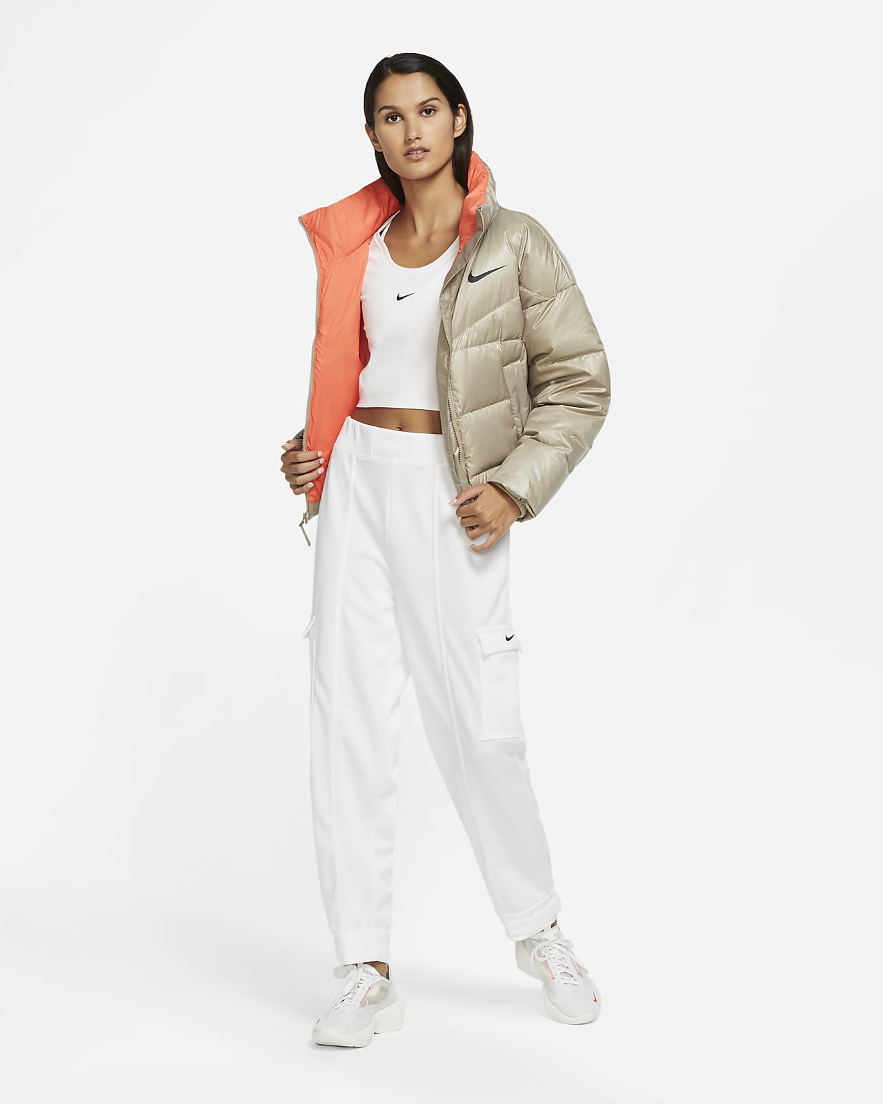 Nike Sportswear Down Fill damejakke. Nike NO Nike Sportswear Windrunner Down Fill vendbar jakke til dame