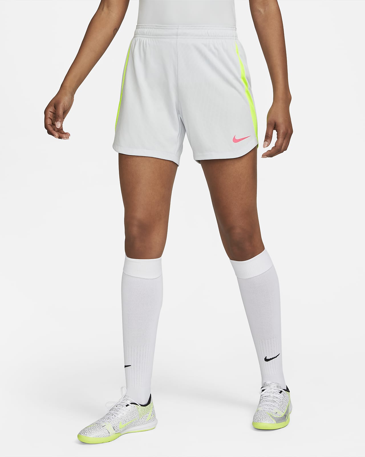 Dri-FIT Strike Voetbalshorts voor dames. Nike
