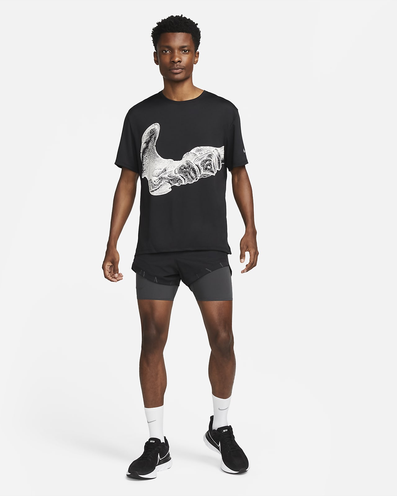 Innecesario vestir Humedal Nike Dri-FIT UV Run Division Miler Men's Short-Sleeve Graphic Running Top.  Nike.com