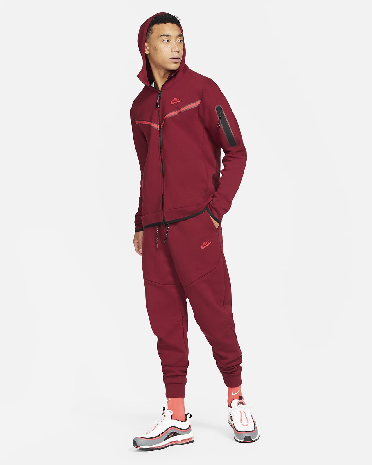 nike sportswear tech icon joggers