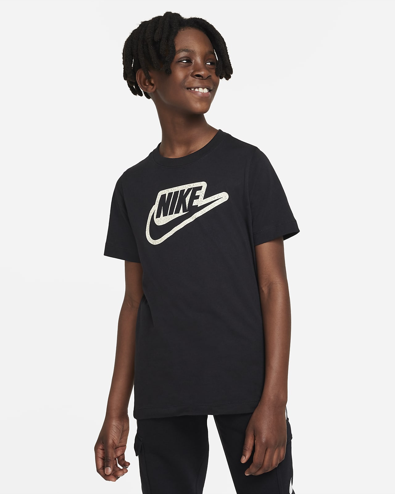 Nike Sportswear Older Kids' T-Shirt. Nike Vn