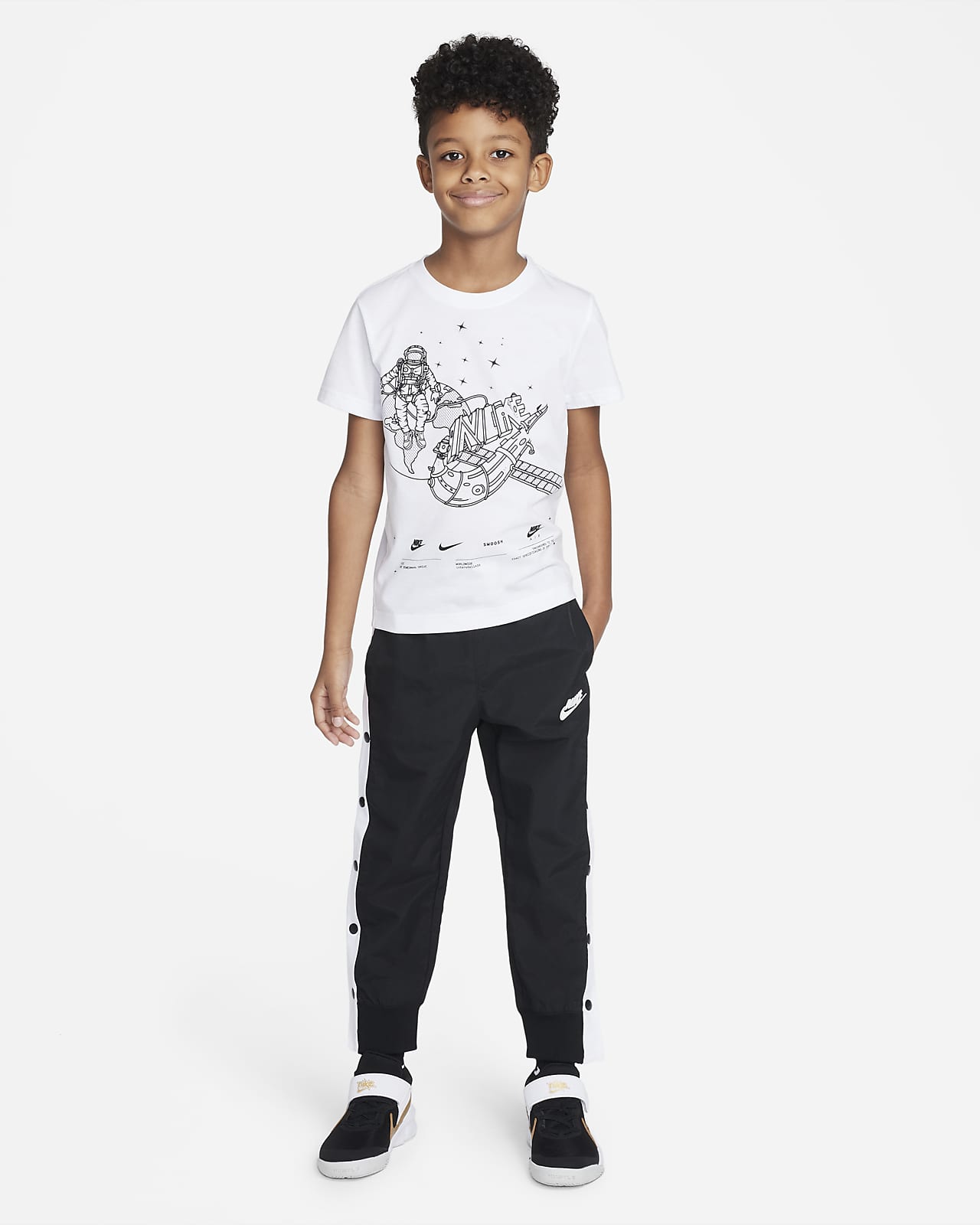 Nike Satellite Graphic Tee Younger Kids' T-Shirt. Nike IE