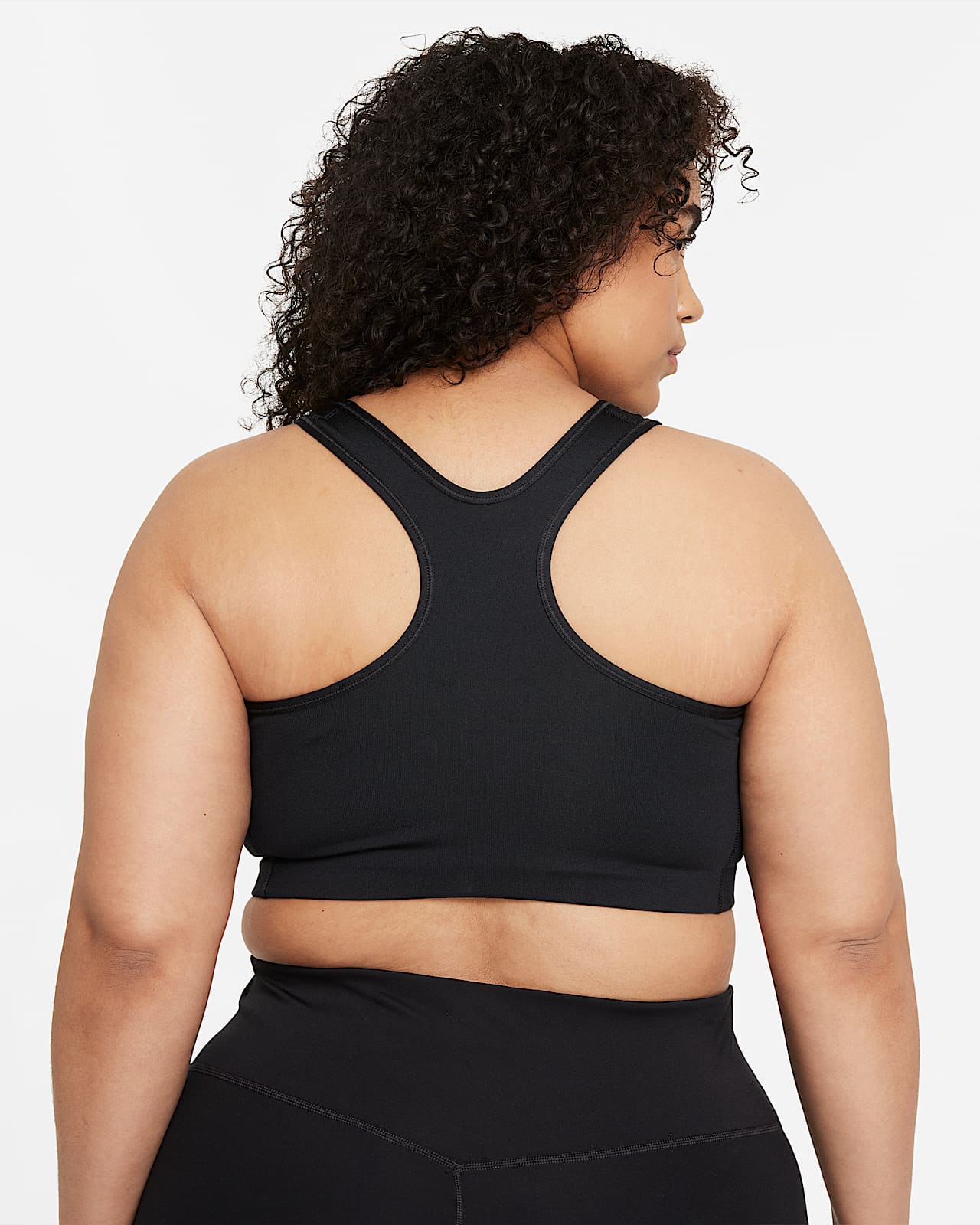 Bra deportivo talla grande sin acolchado de media sujeción para mujer Nike  Swoosh . Nike.com
