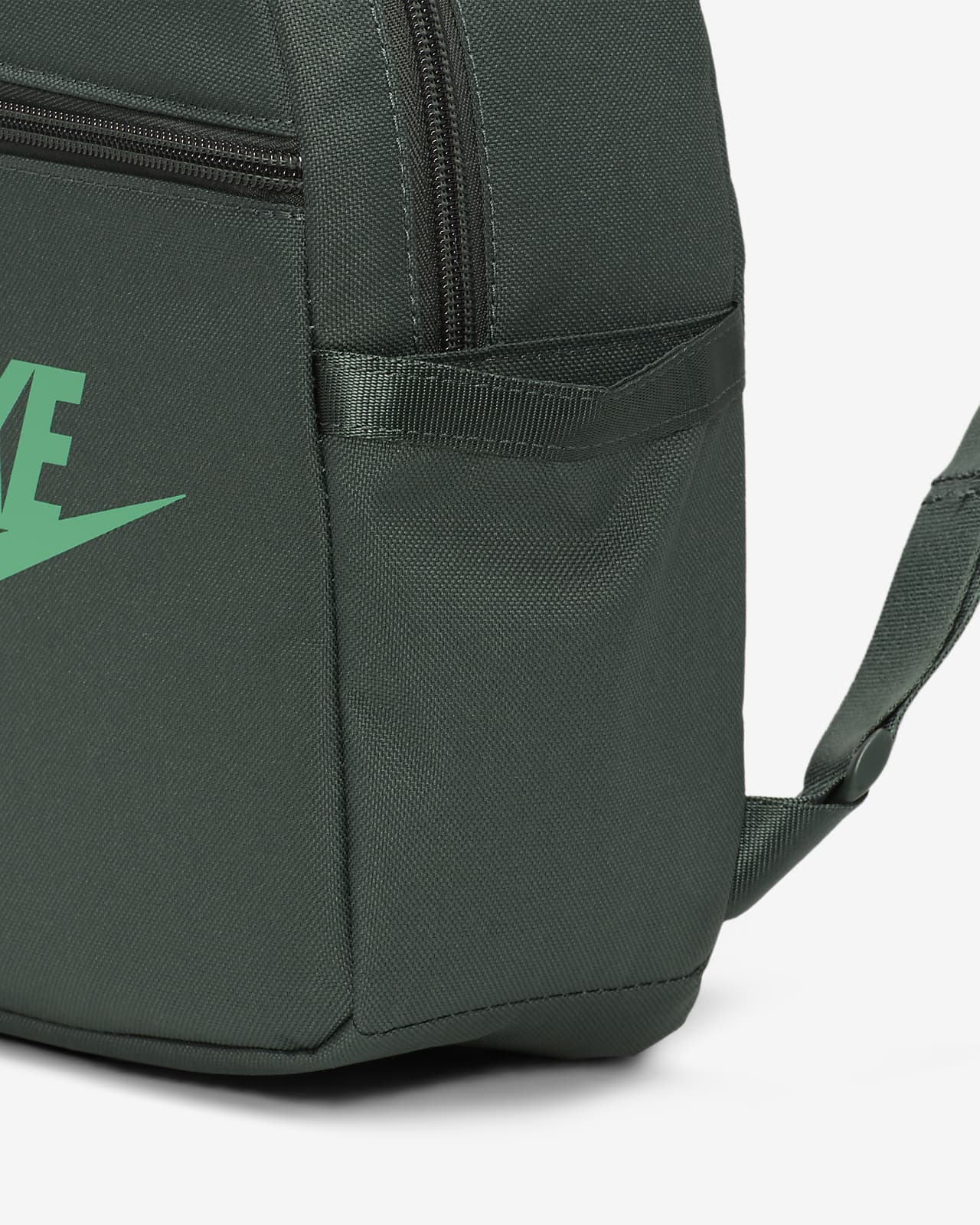 Nike Sportswear Futura 365 Women\'s Mini Backpack (6L).