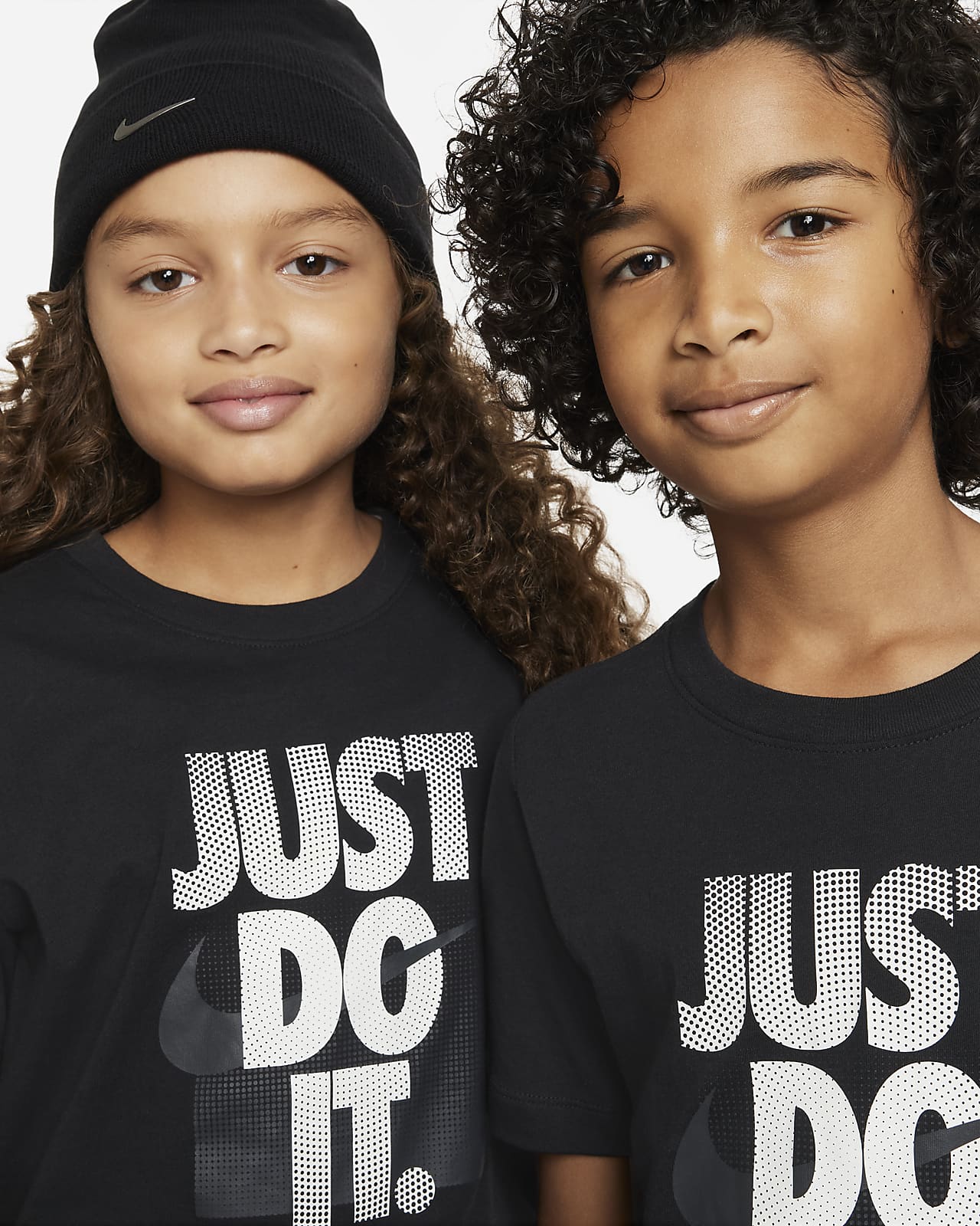 Nike Sportswear Older Kids' T-Shirt. Nike BE