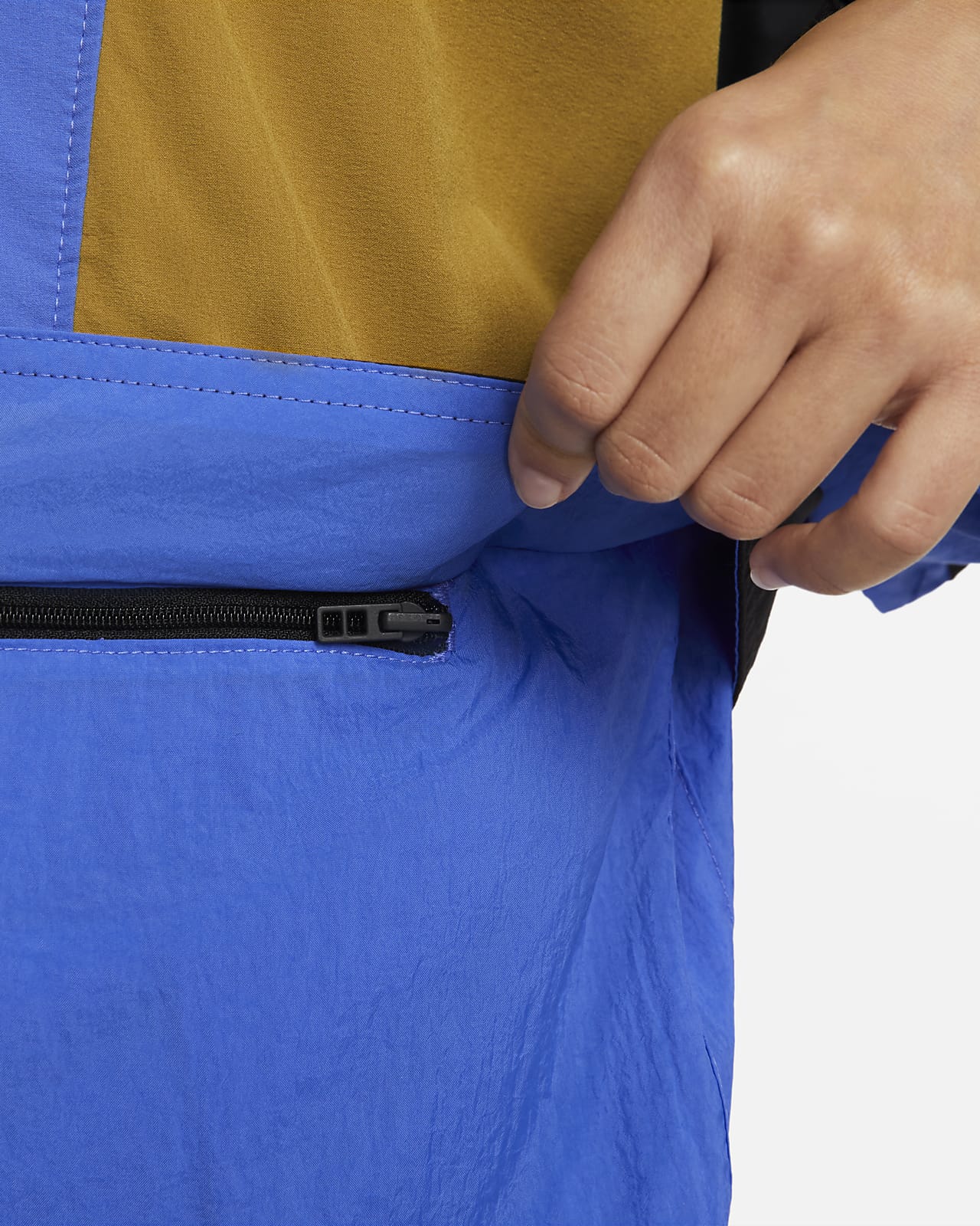 Nike Sportswear Revolution Women's Sports Utility 1/2Zip Jacket. Nike PT