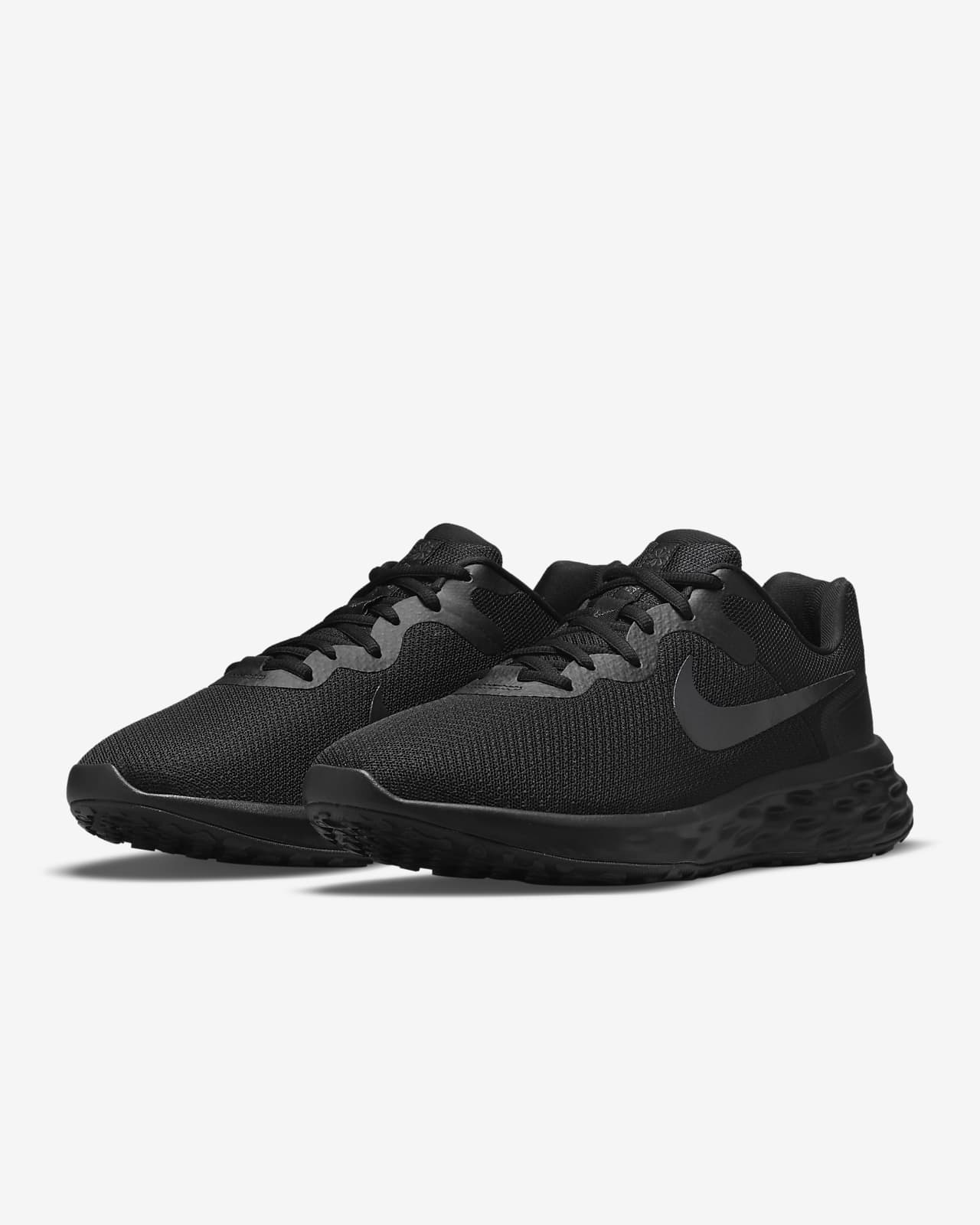 Nike Revolution (Extra 6 Men\'s Shoes Wide). Running
