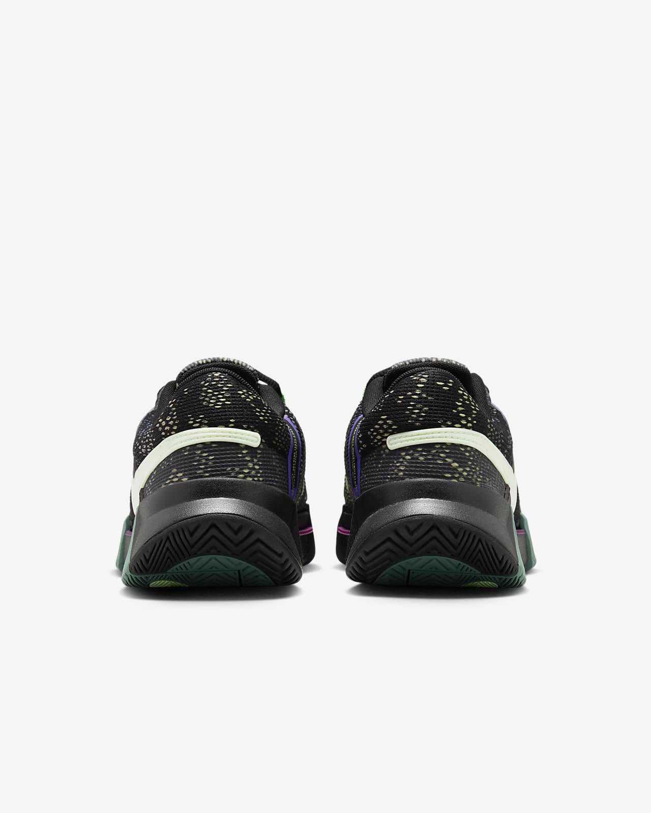 Nike shoes with hot sale green sole