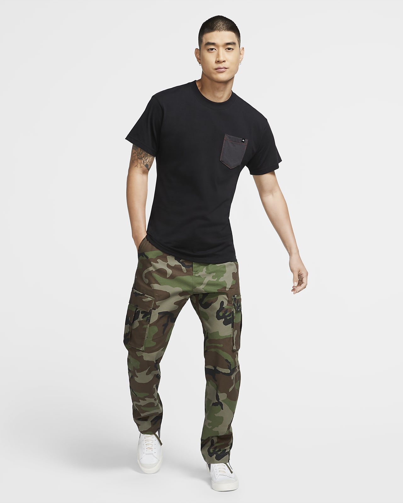 Nike公式 ナイキ Sb メンズ ポケット スケートボード Tシャツ オンラインストア 通販サイト