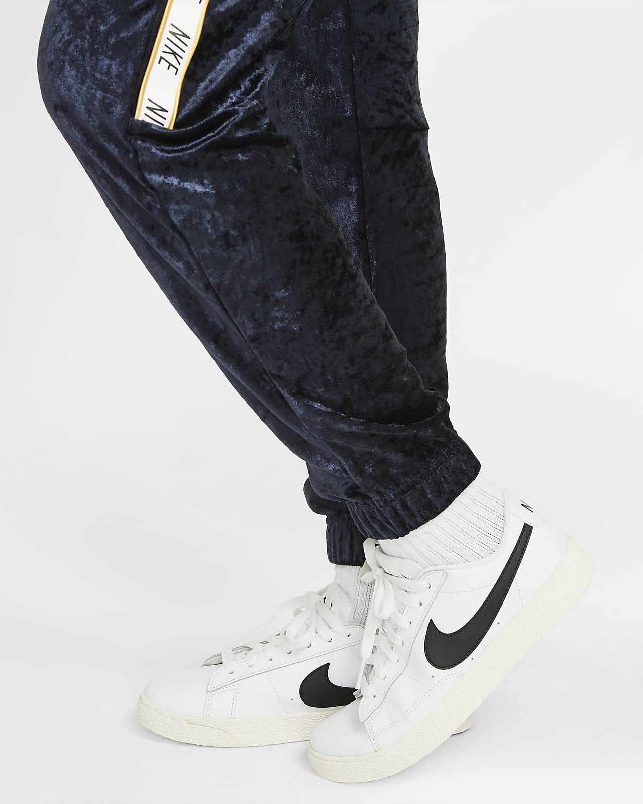 older girls nike tracksuit