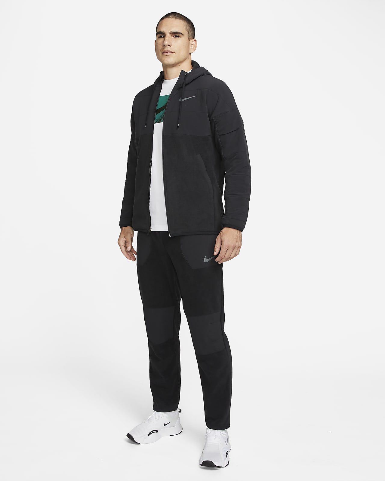 Nike ThermaFIT Men's Winterized FullZip Training Hoodie. Nike BE